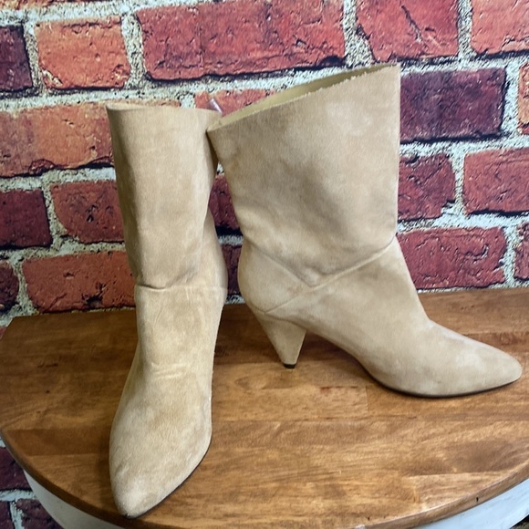 Top Shop Neutral Heeled Pointy Toe Suede Slip On Boot US 8.5 - Picture 15 of 16